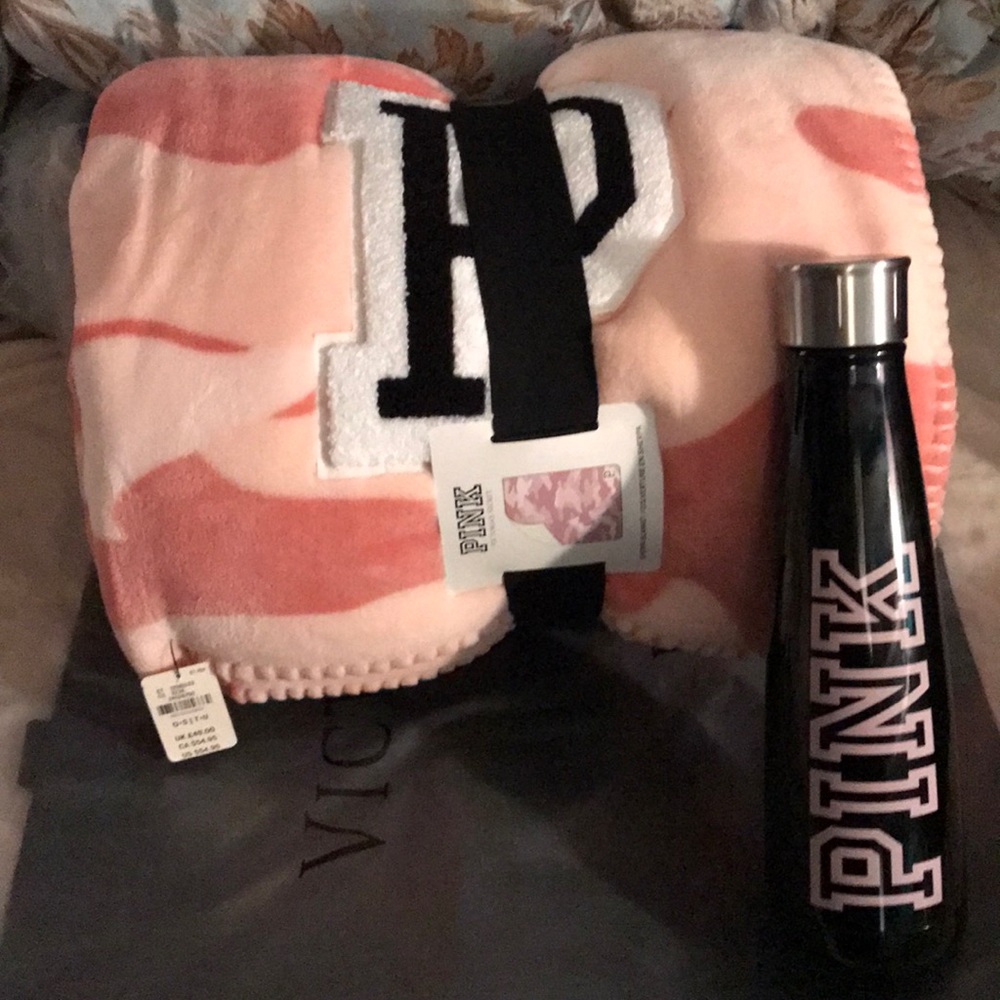 Sherpa blanket pink and tote and water bottle